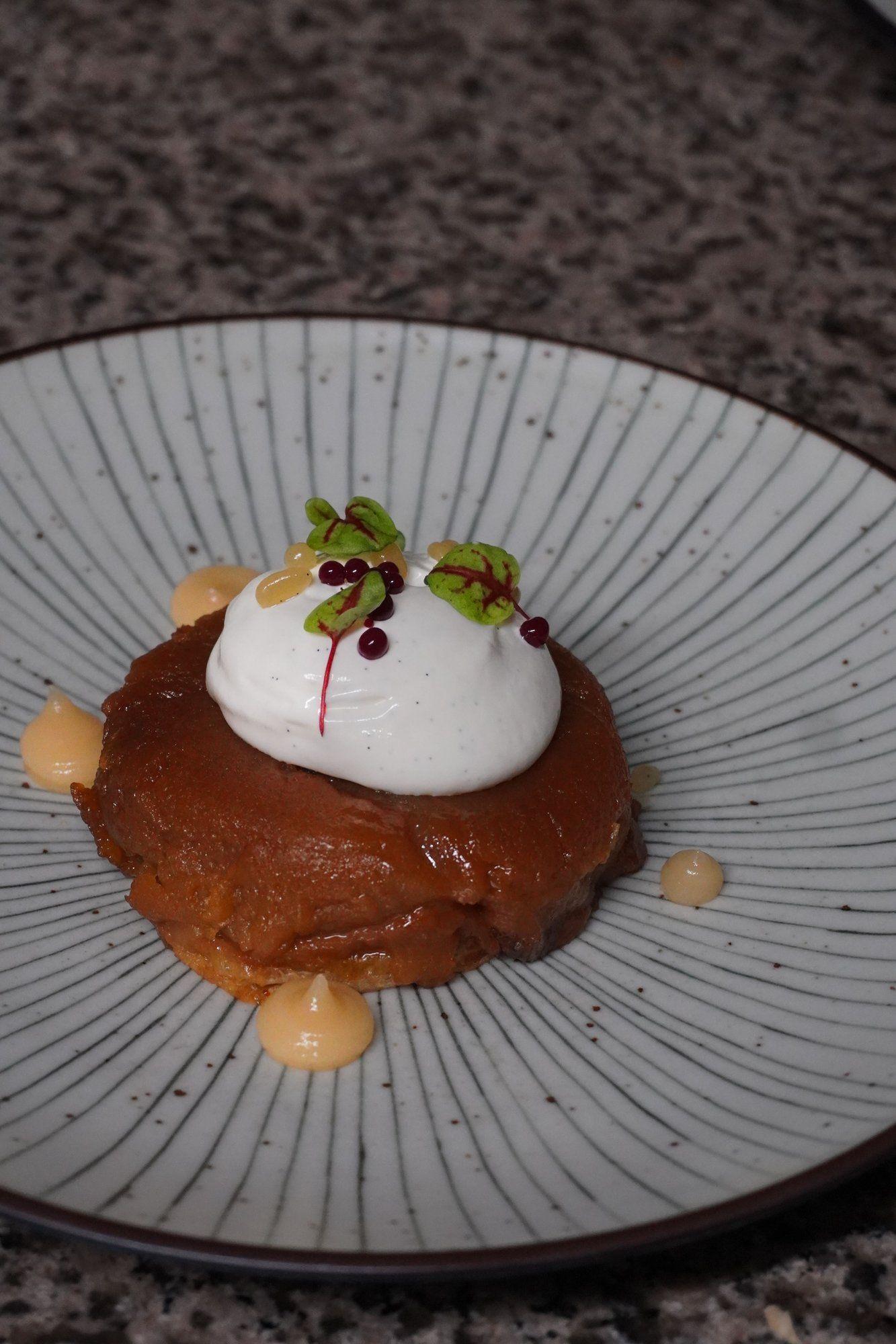 Restaurant à Paris 8 avec terrasse proposant une cuisine de saison dans un cadre élégant et convivial