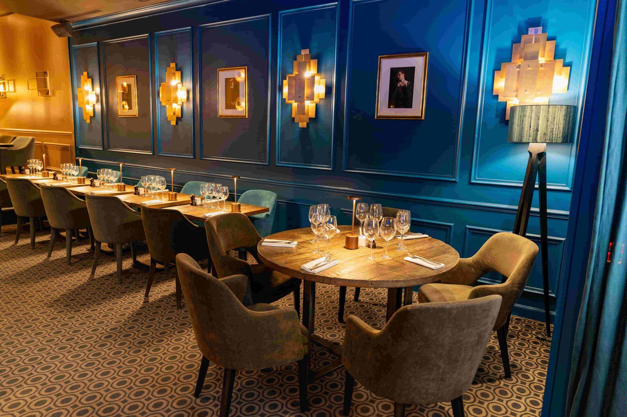 Restaurant avec terrasse à Paris 8 proposant une cuisine inventive et de saison dans un cadre élégant et convivial