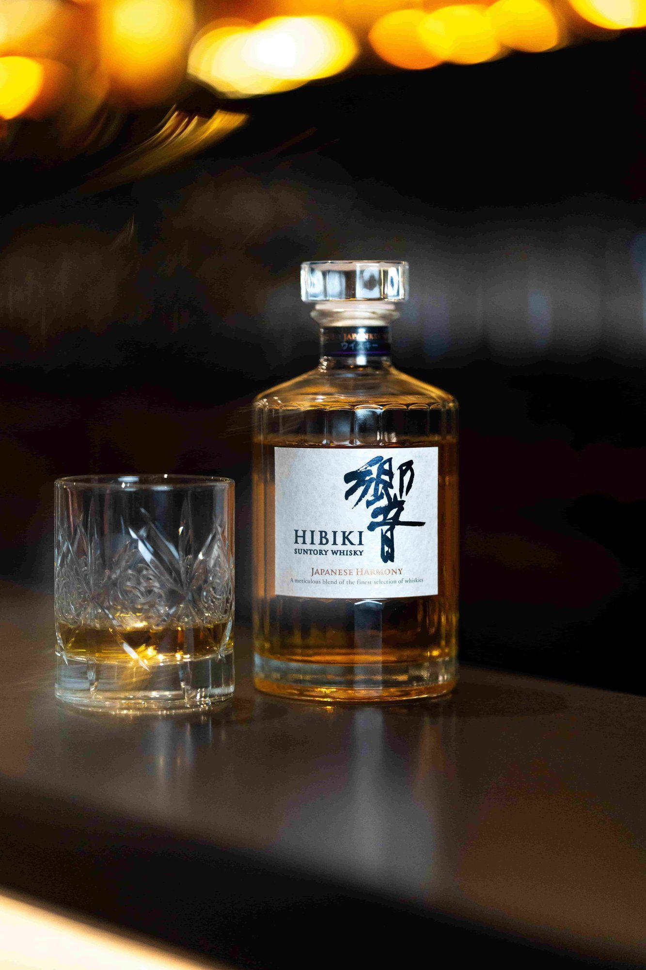 Espace de détente et de plaisir dans un Cigar Bar offrant cigares et spiritueux soigneusement sélectionnés